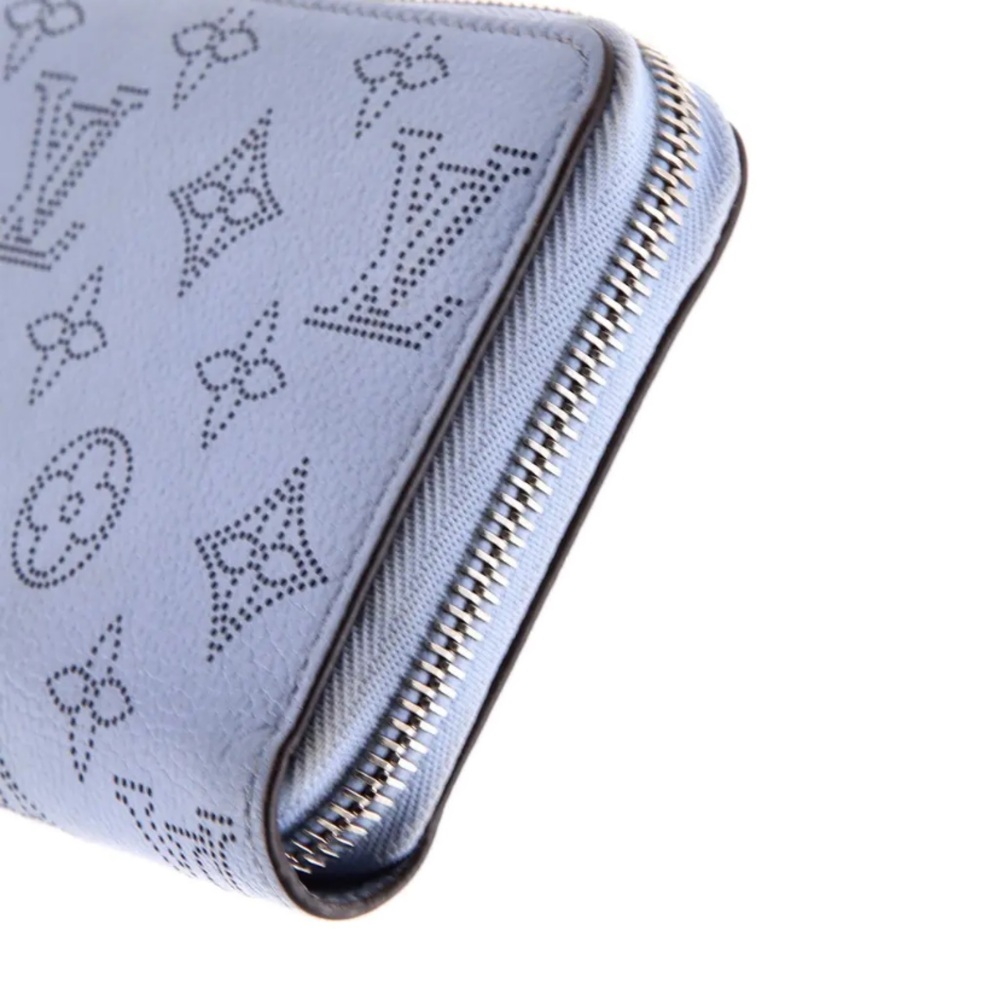 Louis Vuitton Mahina Monogram Wallet - Picture 15 of 16